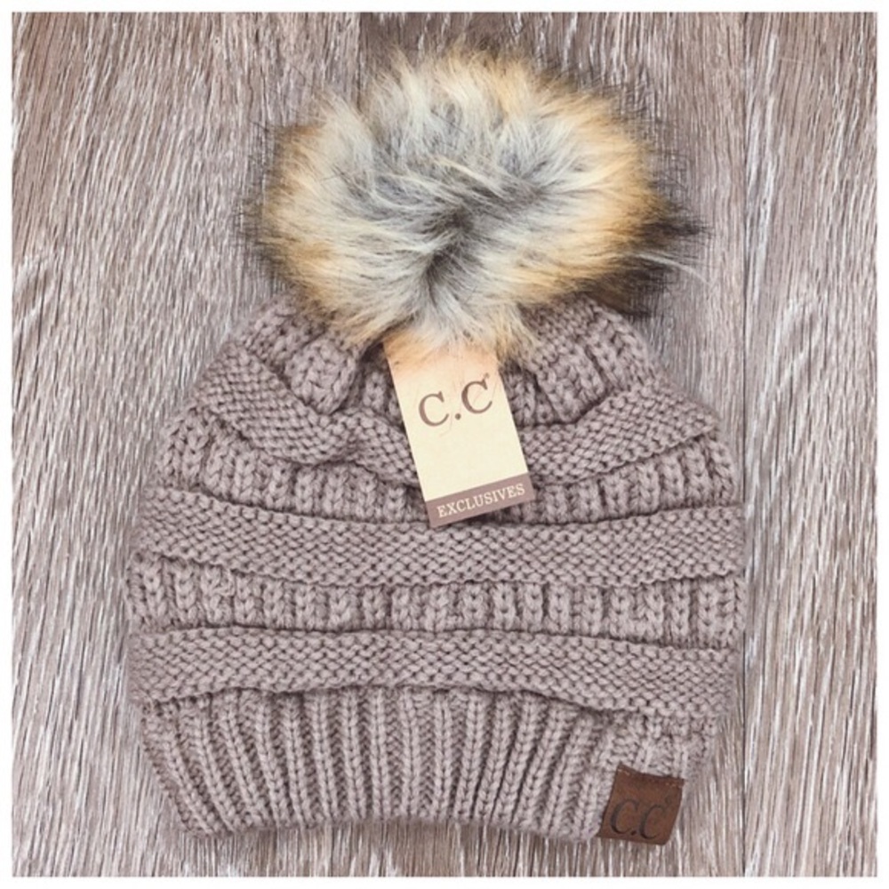 New Knit Pom Faux fur beanie - Picture 5 of 5